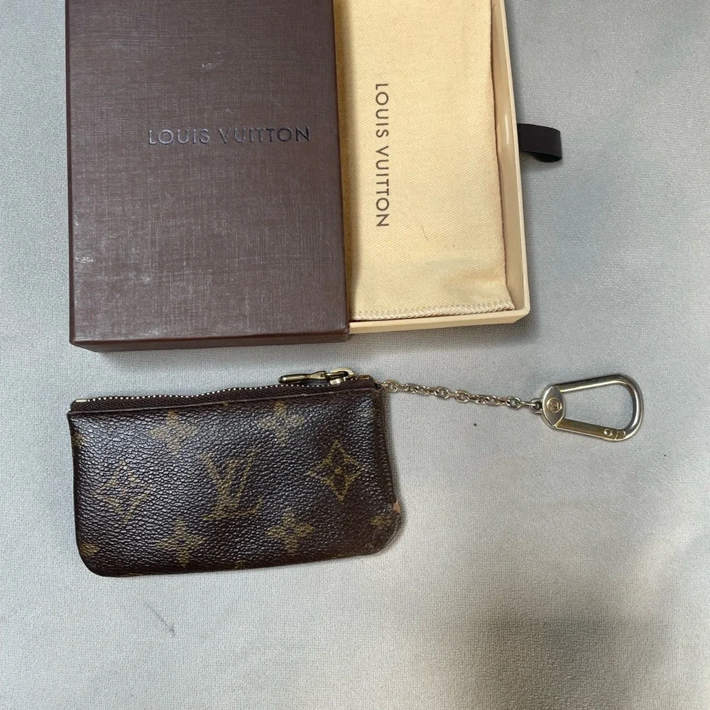 Authentic Louis Vuitton key and card holder - Picture 1 of 4
